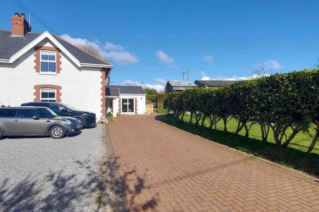 Apartmán Sunnyside At Scurlage Farm Swansea Exteriér fotografie